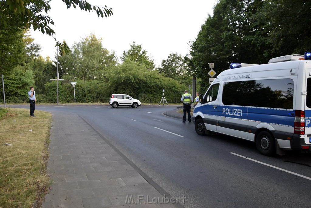 VU PKW Rad Koeln Porz Gremberghoven Alter Deutzer Postweg Josef Lindner Weg P02.JPG - Miklos Laubert